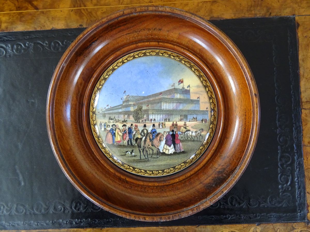 Prattware pot lid of Crystal Palace